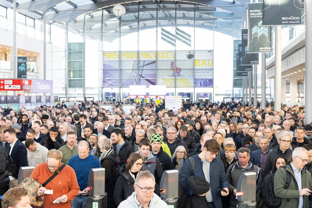 Posetioci na svetskom sajmu za arhitekturu, materijale i sisteme BAU 2025 / foto: Messe Munchen GmbH